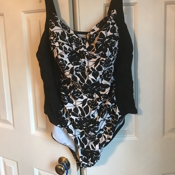Ava & Viv Other - Adorable bathing suit